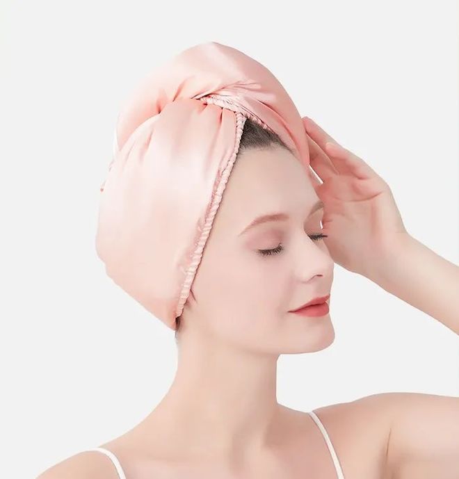 ?10分钟轻松养成女明星「绸缎发」冰球突破洗完头自然风干还是吹干好(图9) ?10分钟轻松养成女明星「绸缎发」冰球突破洗完头自然风干还是吹干好(图9)